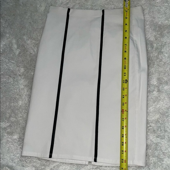 Woman pencil skirt pre loved like new - Picture 10 of 14